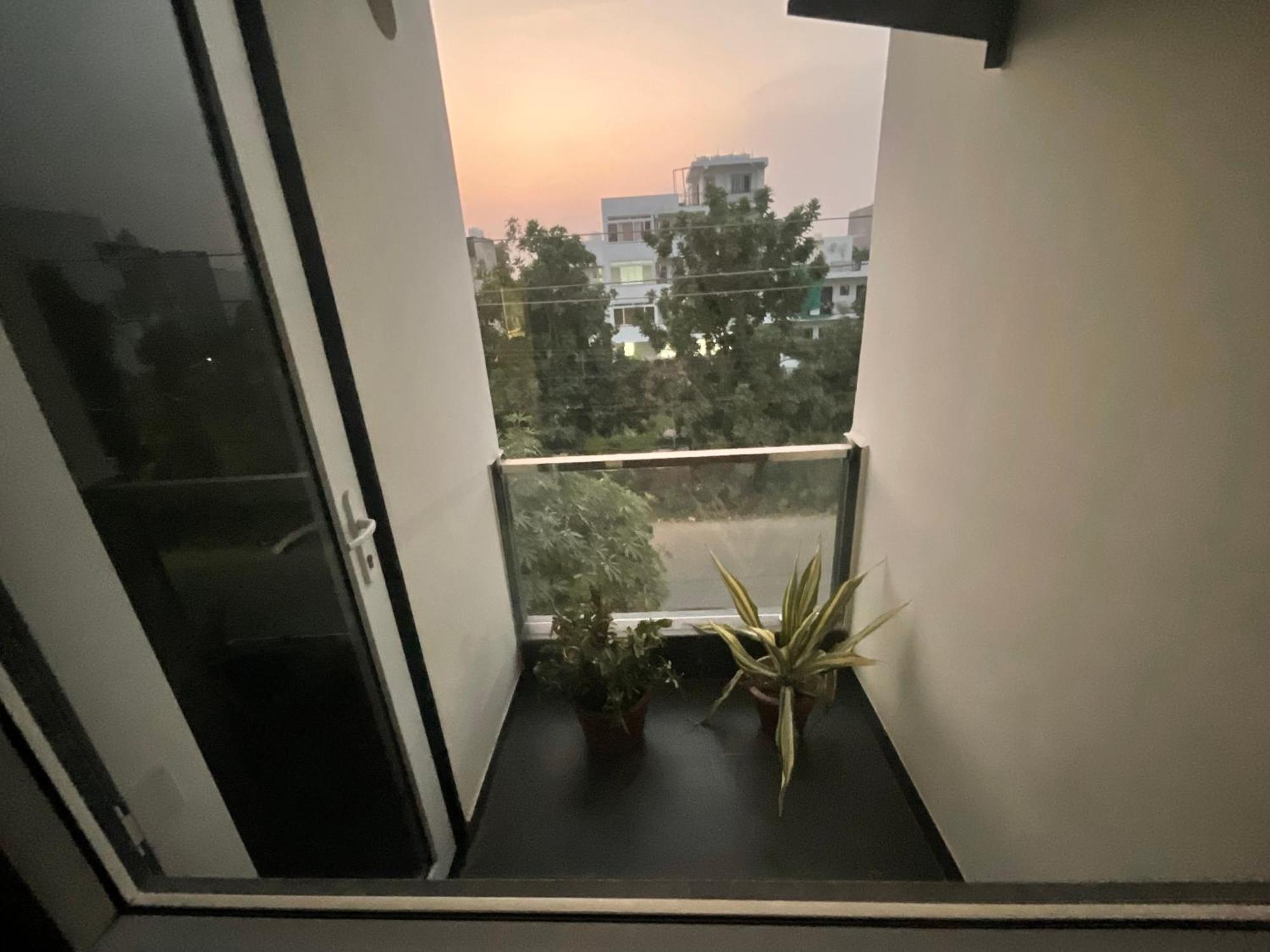 Downtown Studios Gurgaon Esterno foto